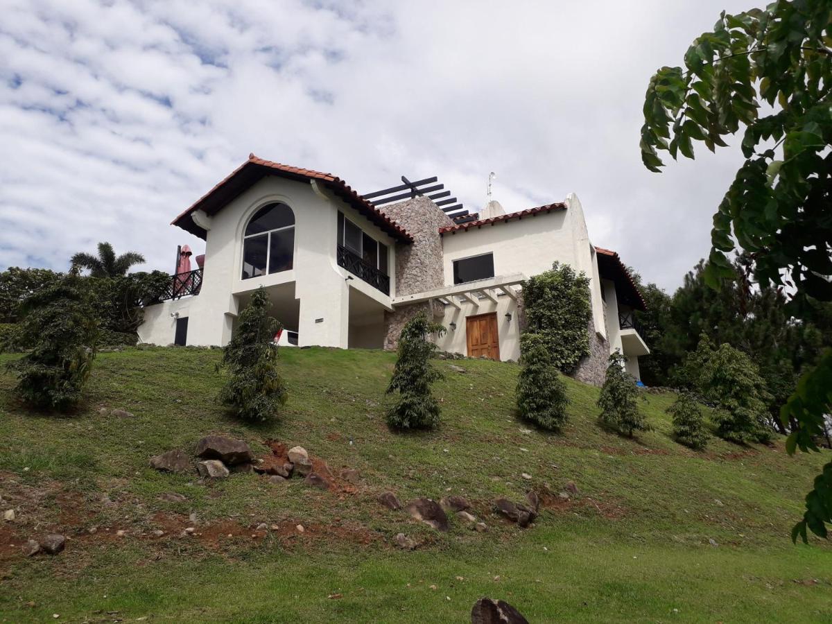 Hawk'S Nest Bed & Breakfast La Laguna de San Carlos Екстериор снимка